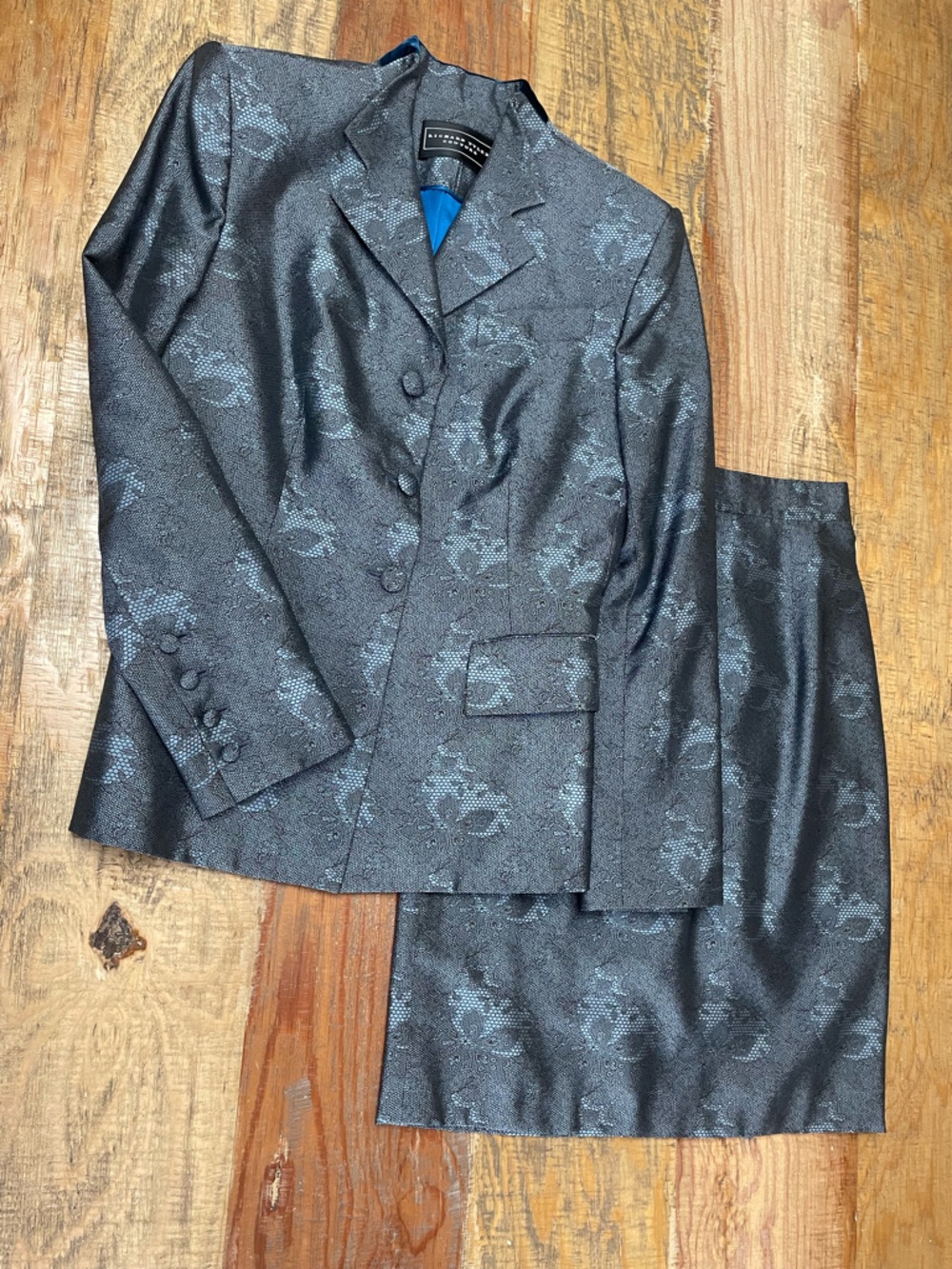 Richard Tyler Couture gray skirt suit set size 6 made in USA silk velvet